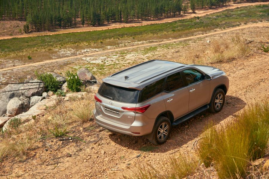  Toyota Fortuner (AN160) 2016 года  (ZA) (фото 30 из 40)